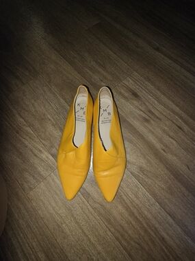Pointed Toe Yellow Leather Women's Flats